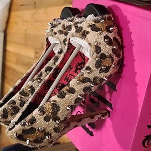 New Abbey dawn spiked leopard faux hair peep toe heels